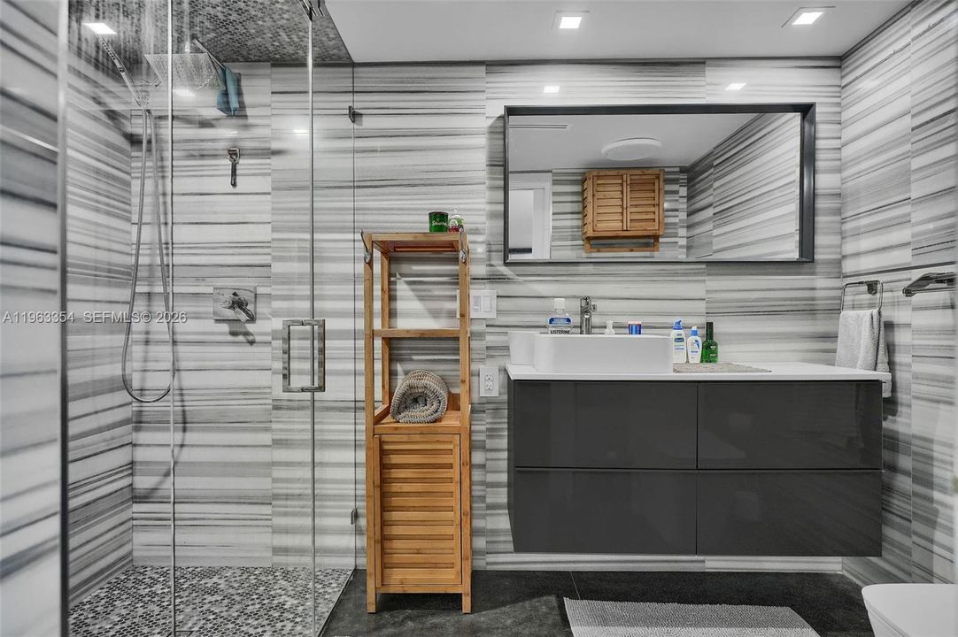 En Venta: $3,000,000 (7 camas, 6 baños, 4979 Pies cuadrados)