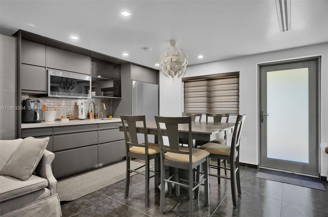 En Venta: $3,000,000 (7 camas, 6 baños, 4979 Pies cuadrados)