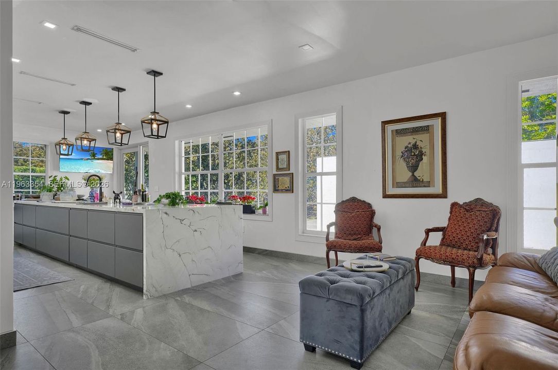 En Venta: $3,000,000 (7 camas, 6 baños, 4979 Pies cuadrados)