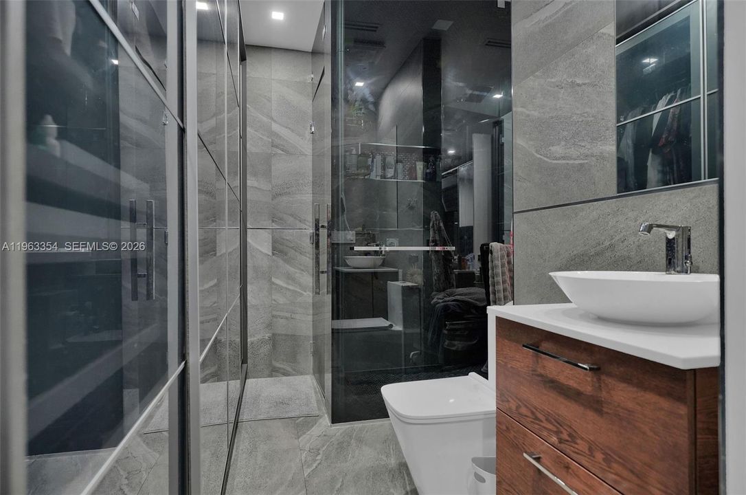 En Venta: $3,000,000 (7 camas, 6 baños, 4979 Pies cuadrados)