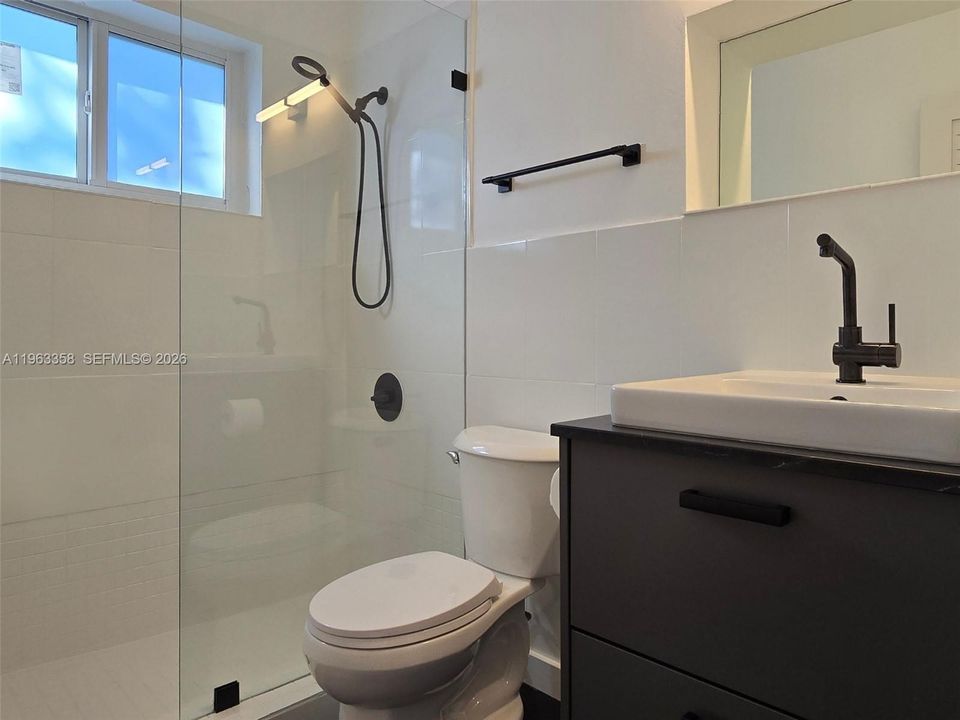En Venta: $199,000 (0 camas, 1 baños, 434 Pies cuadrados)