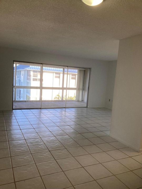 Living/Dining Area