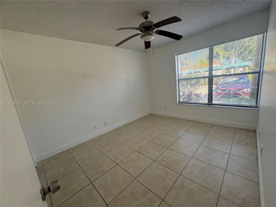 В аренду: $1,875 (2 спален, 2 ванн, 904 Квадратных фут)