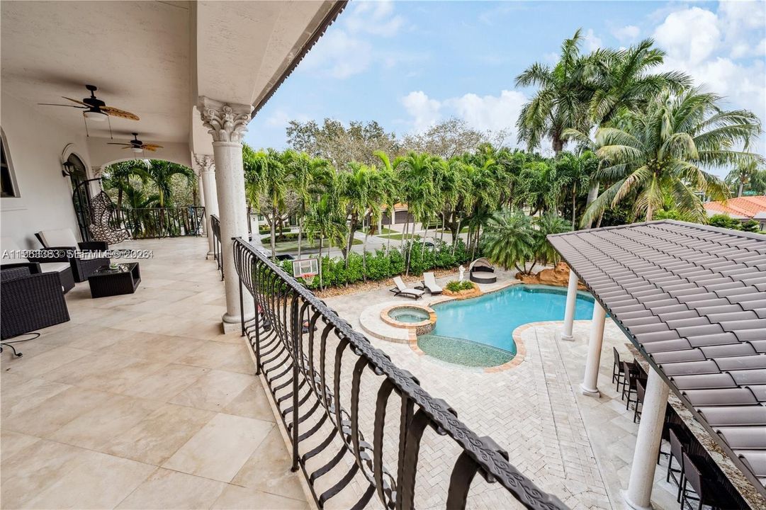 For Sale: $2,350,000 (4 beds, 4 baths, 3783 Square Feet)
