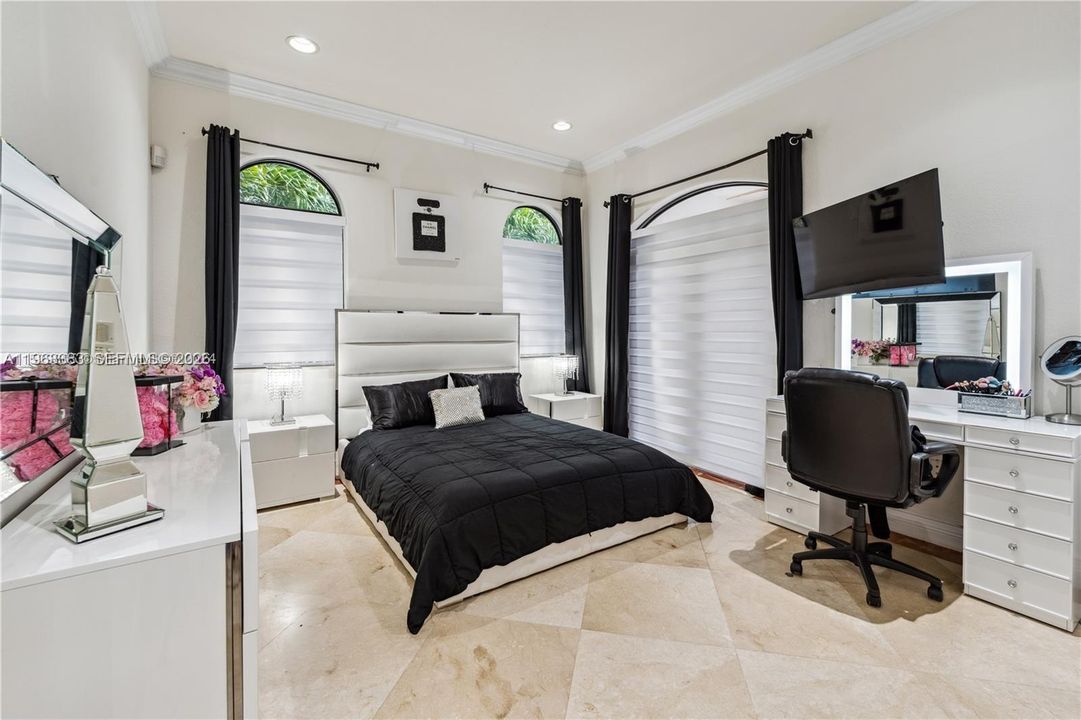 For Sale: $2,350,000 (4 beds, 4 baths, 3783 Square Feet)