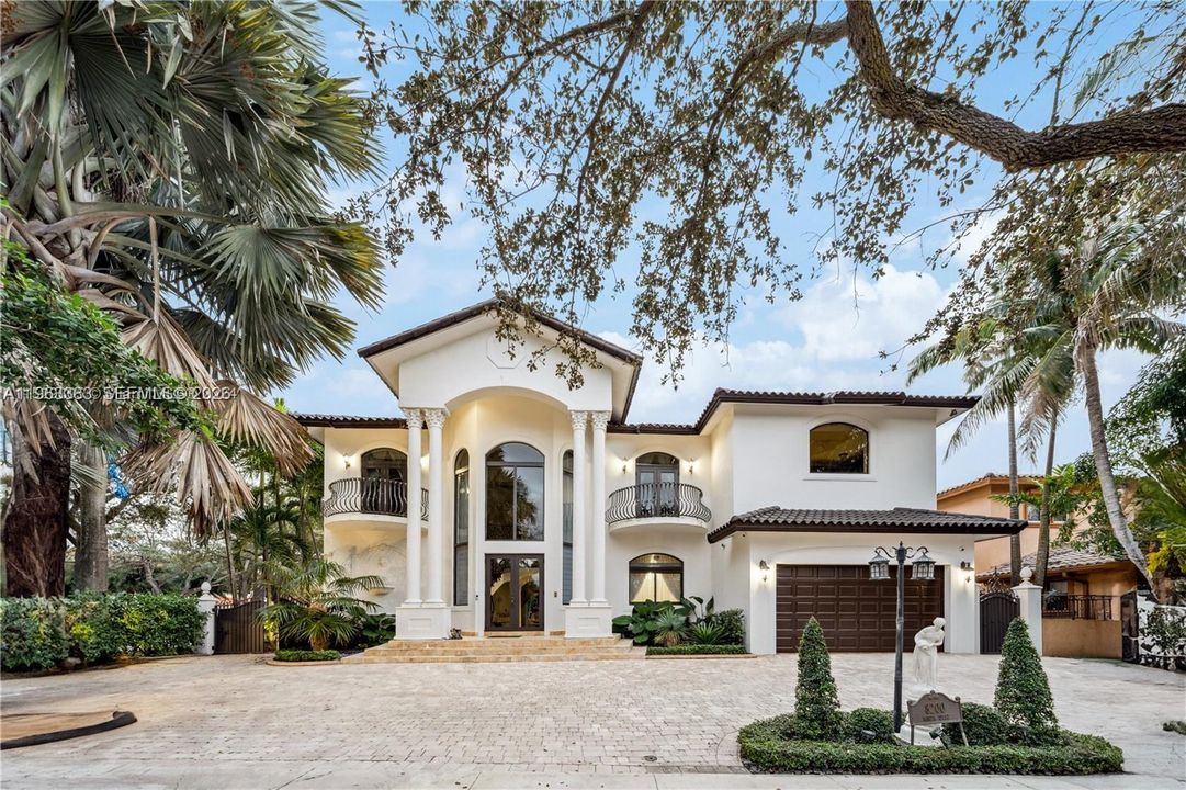 For Sale: $2,350,000 (4 beds, 4 baths, 3783 Square Feet)