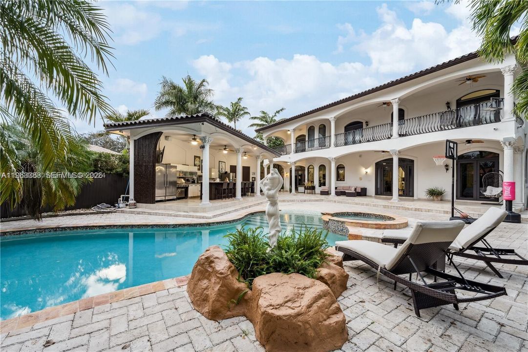For Sale: $2,350,000 (4 beds, 4 baths, 3783 Square Feet)