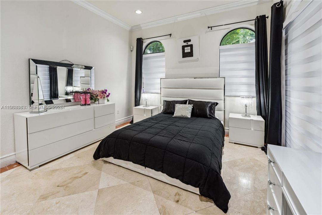 For Sale: $2,350,000 (4 beds, 4 baths, 3783 Square Feet)