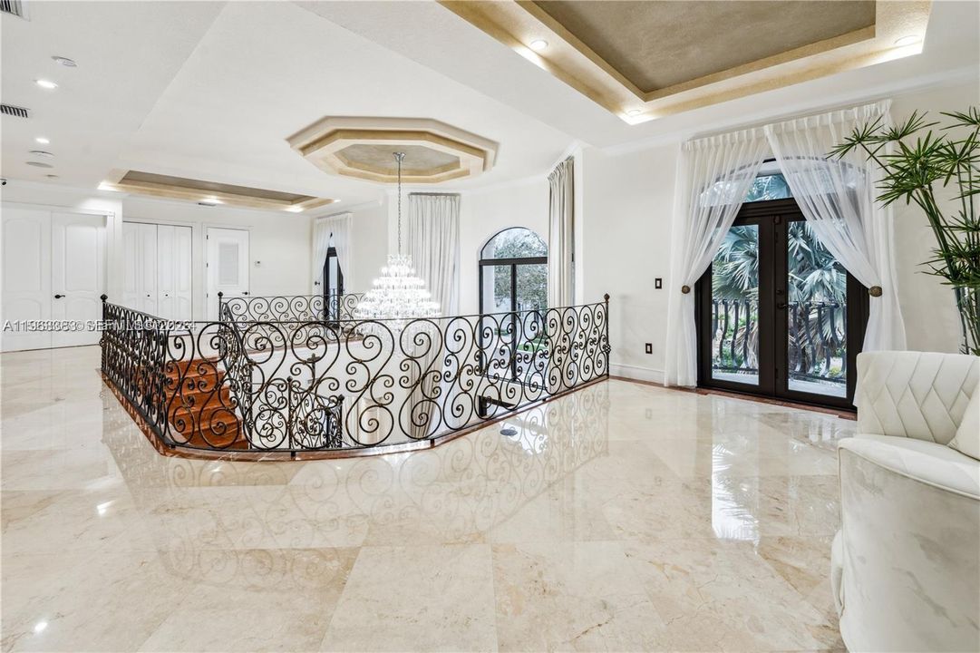 For Sale: $2,350,000 (4 beds, 4 baths, 3783 Square Feet)