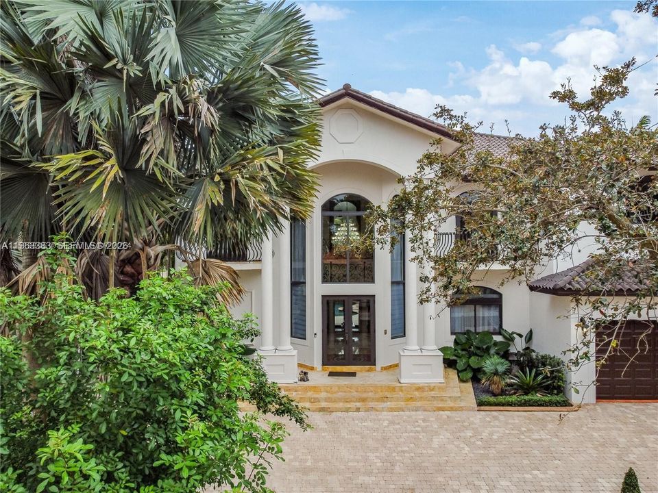 For Sale: $2,350,000 (4 beds, 4 baths, 3783 Square Feet)