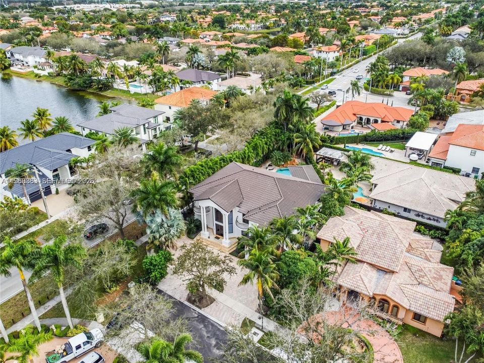 For Sale: $2,350,000 (4 beds, 4 baths, 3783 Square Feet)