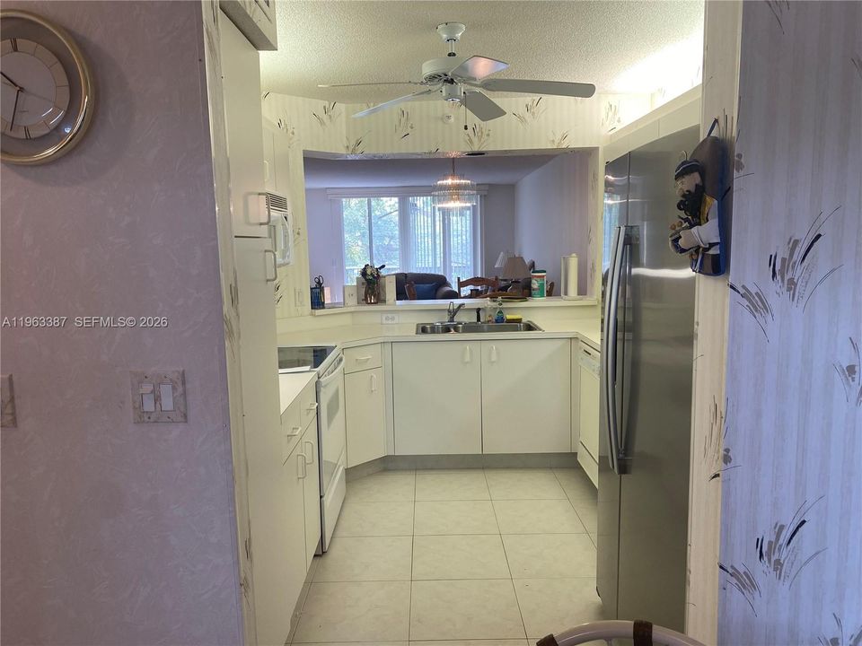 For Sale: $198,000 (2 beds, 2 baths, 1215 Square Feet)