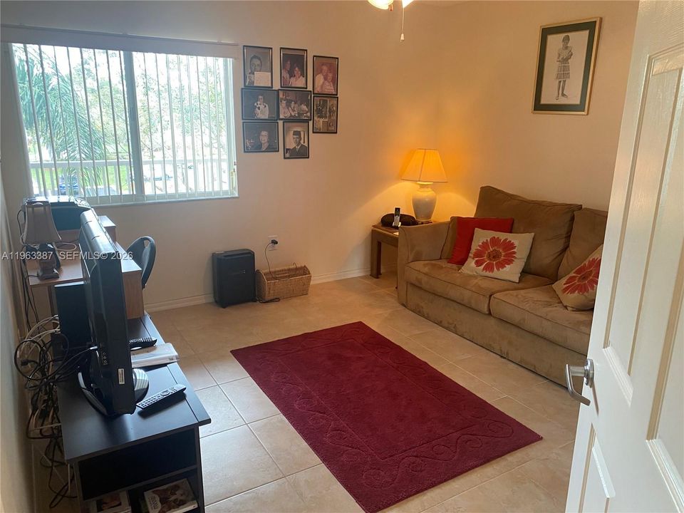 For Sale: $198,000 (2 beds, 2 baths, 1215 Square Feet)