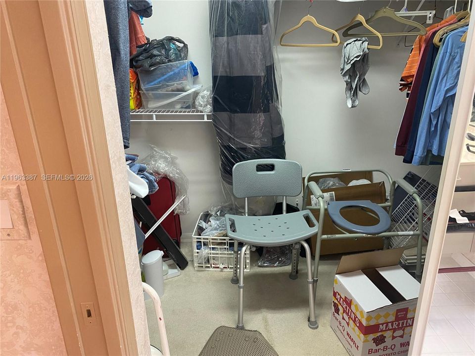 Wide closet