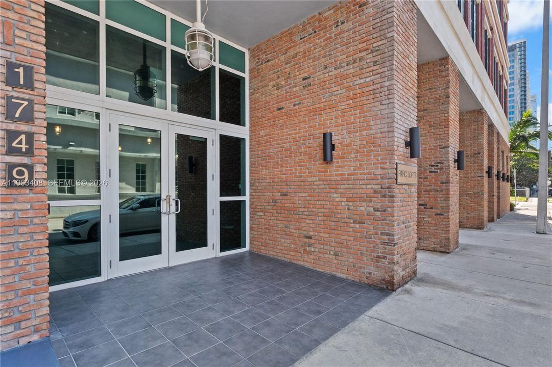 For Sale: $3,000,000 (2 beds, 2 baths, 3774 Square Feet)