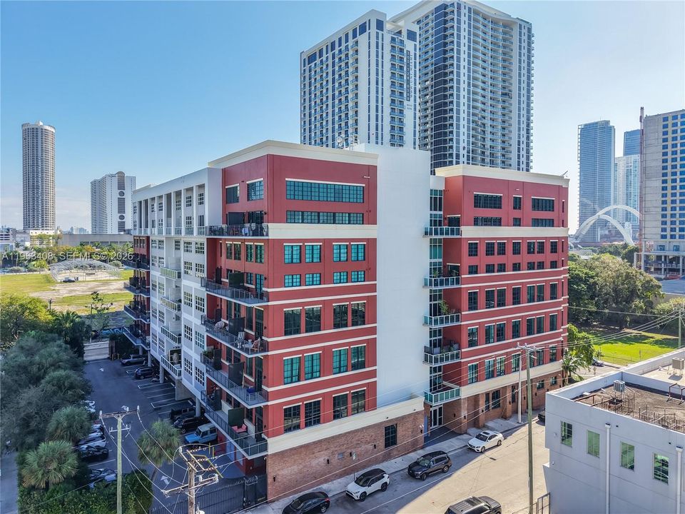 For Sale: $3,000,000 (2 beds, 2 baths, 3774 Square Feet)