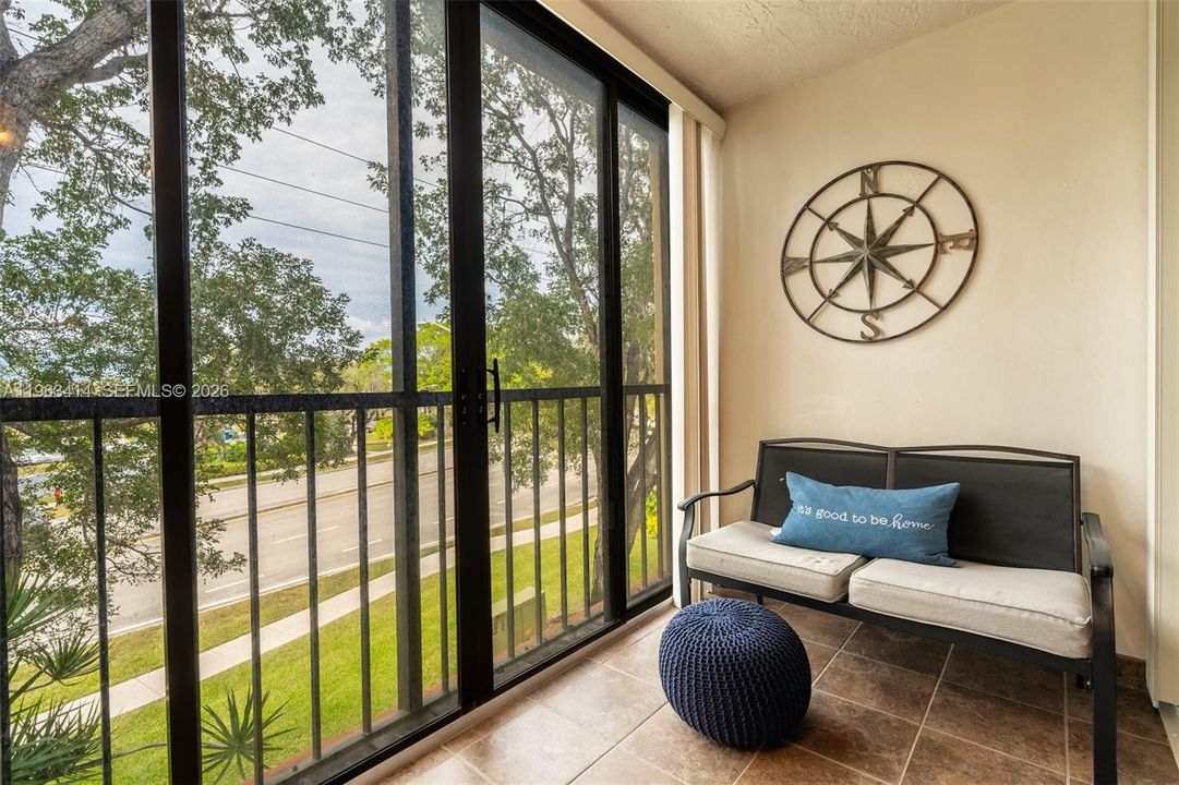 En Venta: $295,000 (2 camas, 2 baños, 1235 Pies cuadrados)