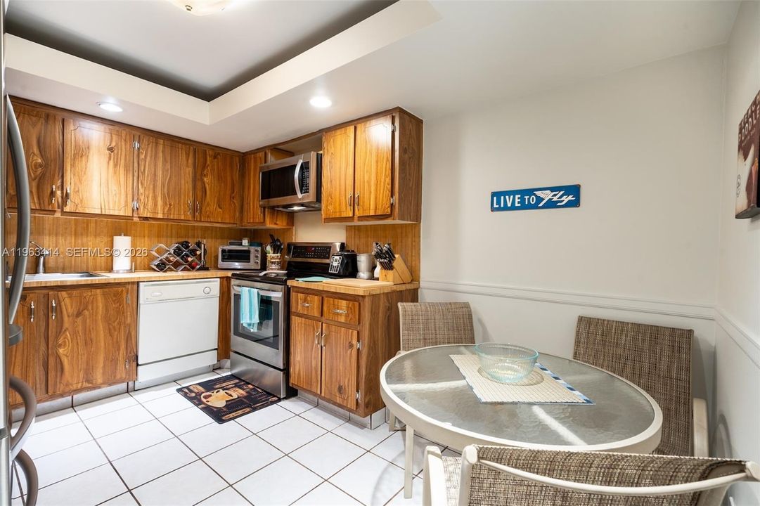 En Venta: $295,000 (2 camas, 2 baños, 1235 Pies cuadrados)