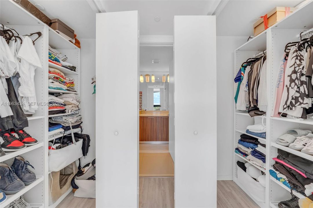 Vendido Recientemente: $440,000 (2 camas, 2 baños, 1052 Pies cuadrados)