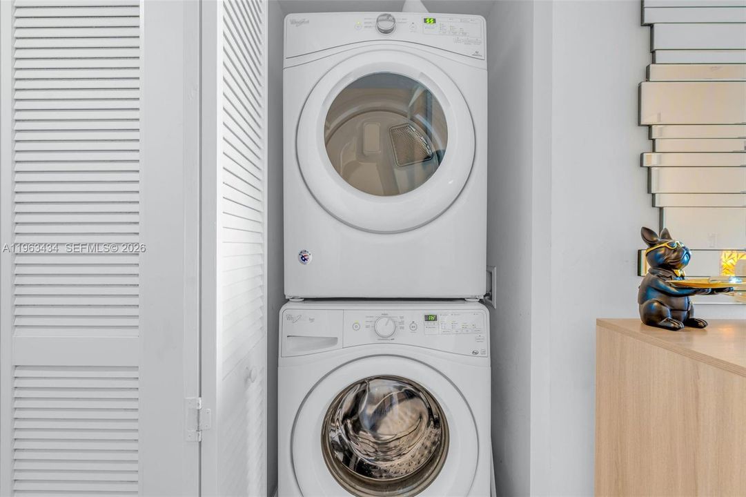 Vendido Recientemente: $440,000 (2 camas, 2 baños, 1052 Pies cuadrados)