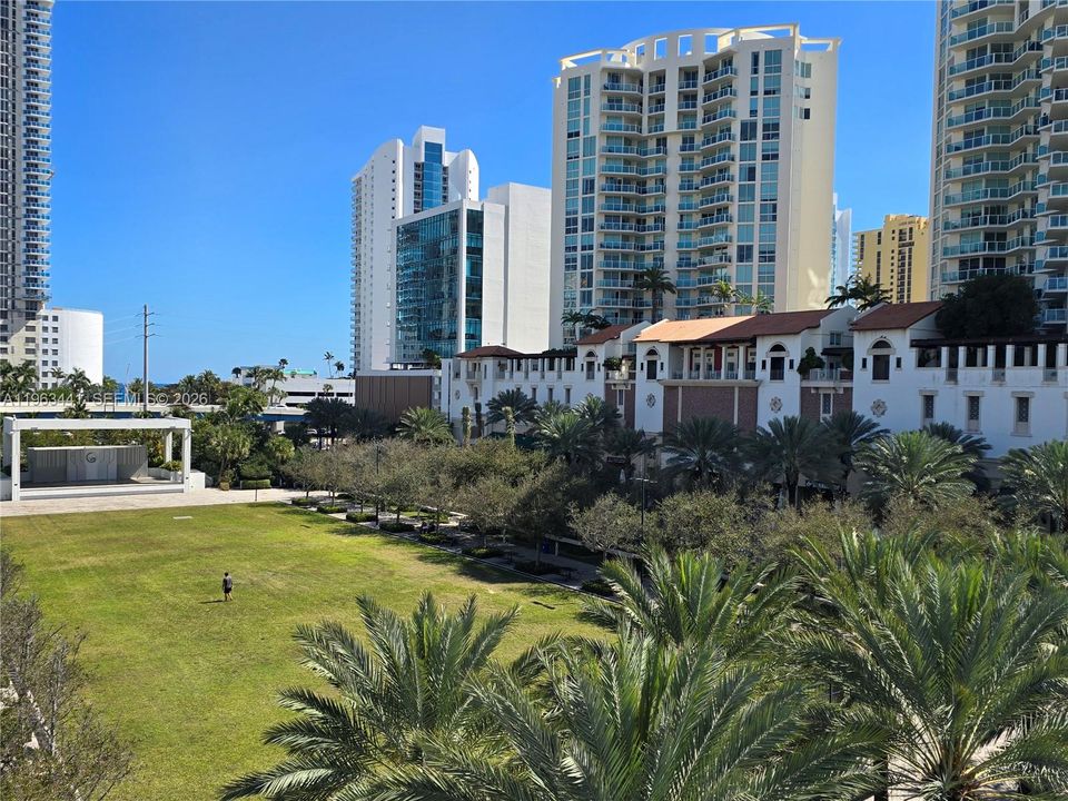For Sale: $1,150,000 (4 beds, 4 baths, 2472 Square Feet)