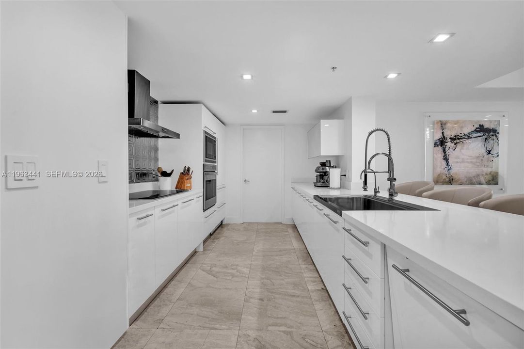 For Sale: $1,150,000 (4 beds, 4 baths, 2472 Square Feet)