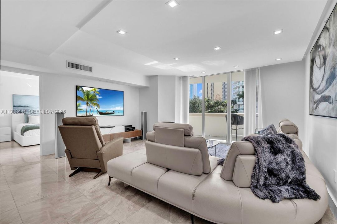 For Sale: $1,150,000 (4 beds, 4 baths, 2472 Square Feet)