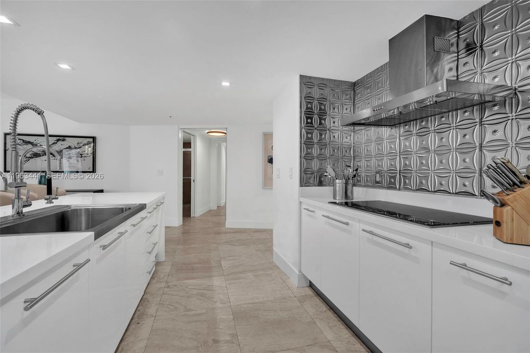 For Sale: $1,150,000 (4 beds, 4 baths, 2472 Square Feet)