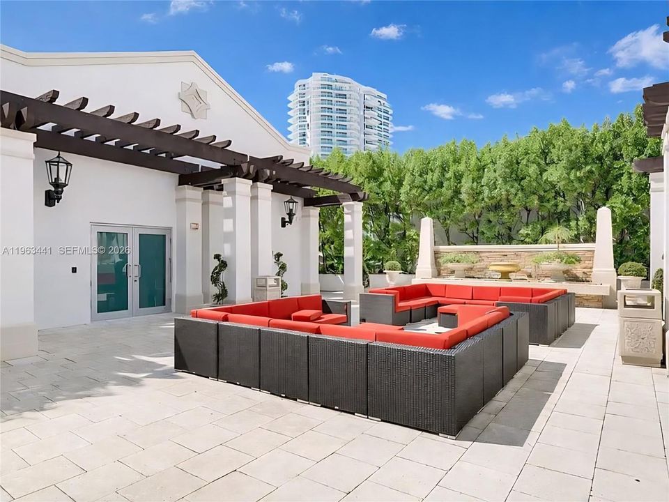 For Sale: $1,150,000 (4 beds, 4 baths, 2472 Square Feet)
