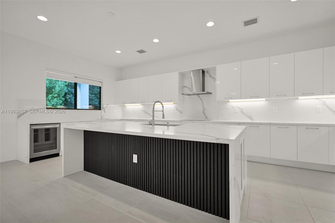 For Sale: $1,848,000 (4 beds, 3 baths, 4000 Square Feet)
