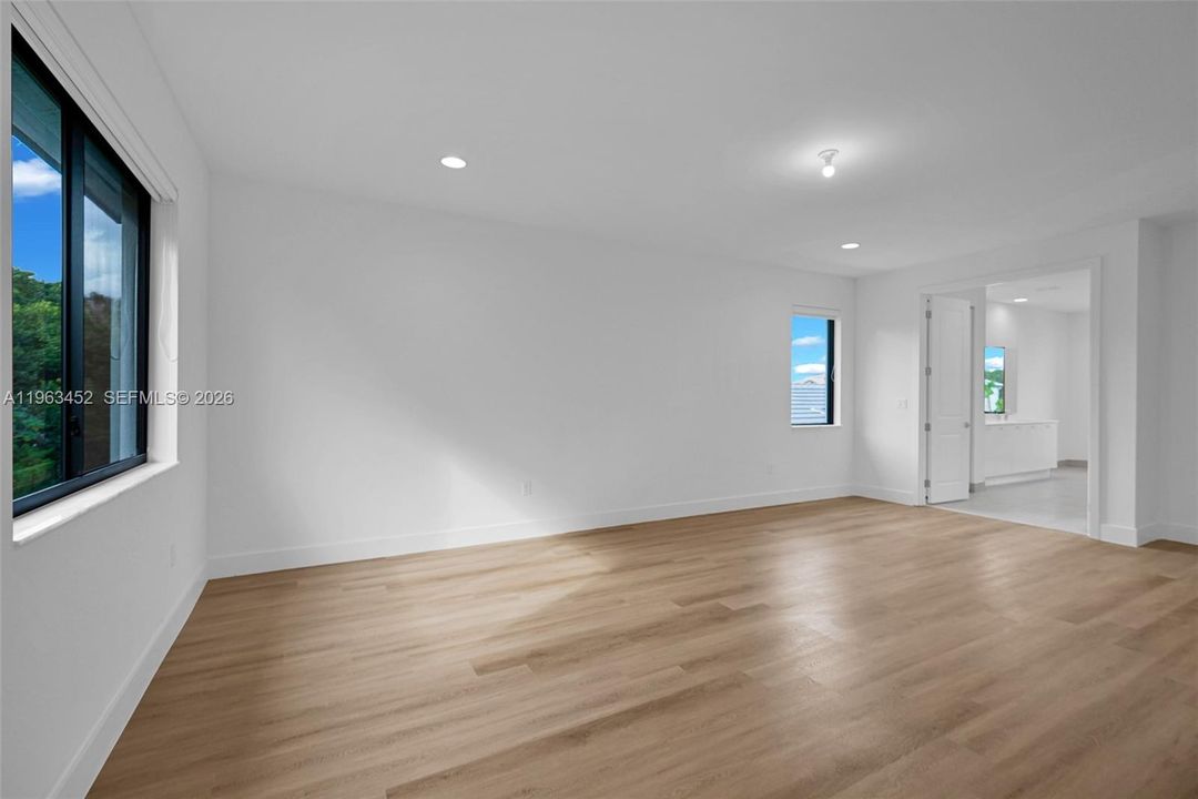 For Sale: $1,848,000 (4 beds, 3 baths, 4000 Square Feet)