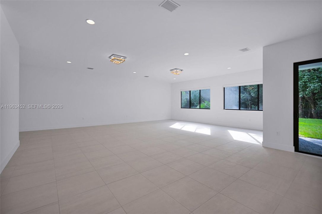 For Sale: $1,848,000 (4 beds, 3 baths, 4000 Square Feet)