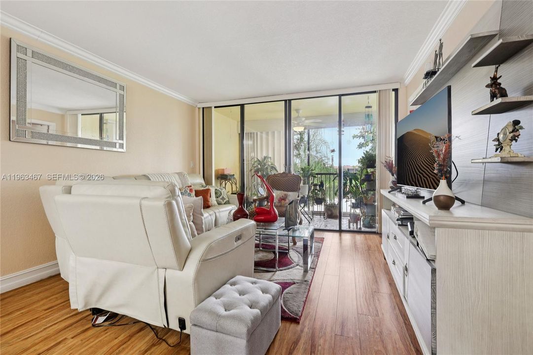 Recently Sold: $200,000 (2 beds, 2 baths, 1090 Square Feet)