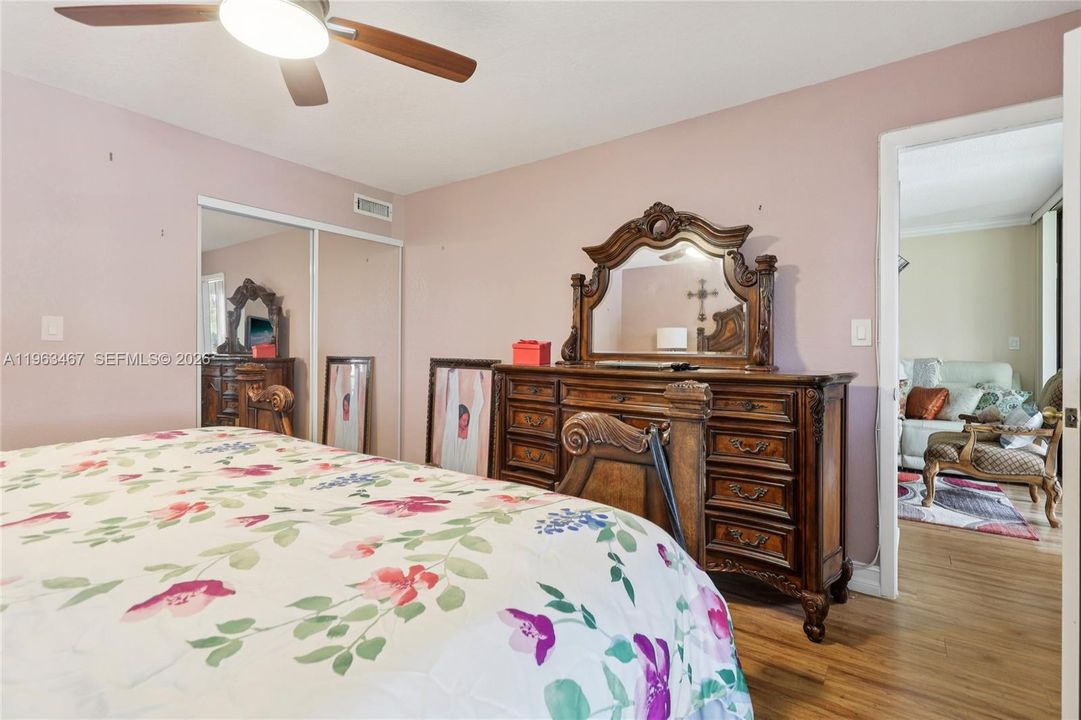 Recently Sold: $200,000 (2 beds, 2 baths, 1090 Square Feet)