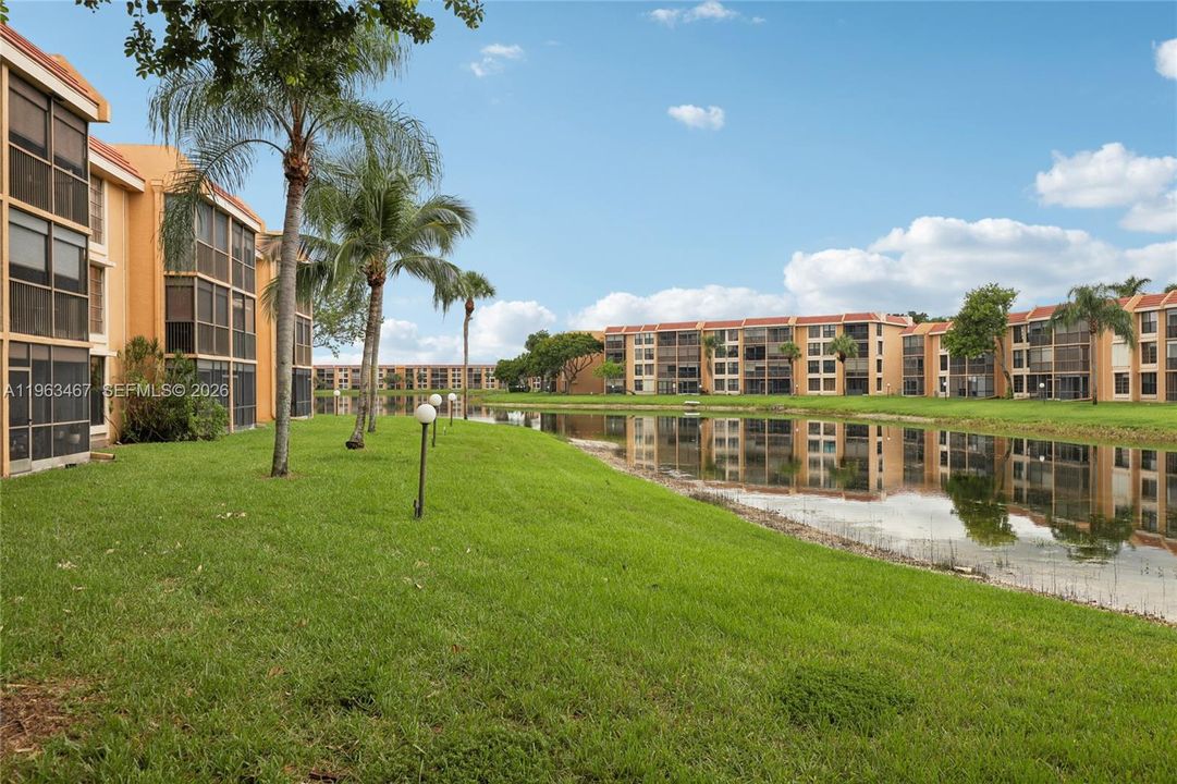 Recently Sold: $200,000 (2 beds, 2 baths, 1090 Square Feet)