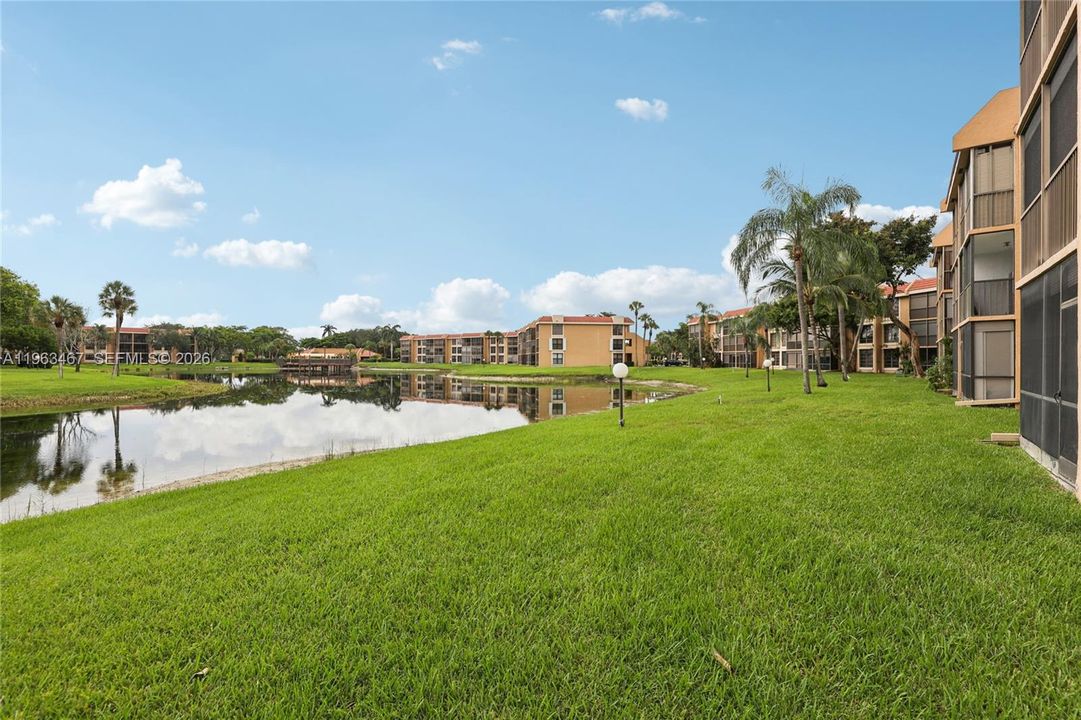 Recently Sold: $200,000 (2 beds, 2 baths, 1090 Square Feet)