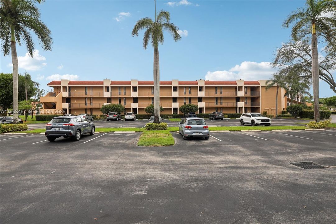 Recently Sold: $200,000 (2 beds, 2 baths, 1090 Square Feet)