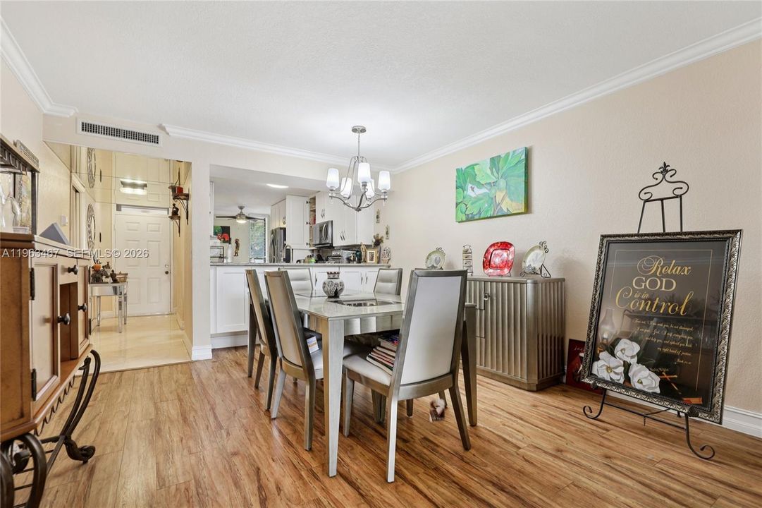Recently Sold: $200,000 (2 beds, 2 baths, 1090 Square Feet)
