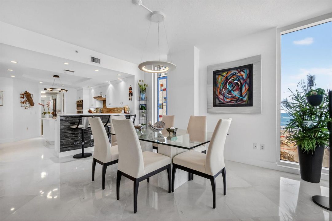 Spacious Dining area