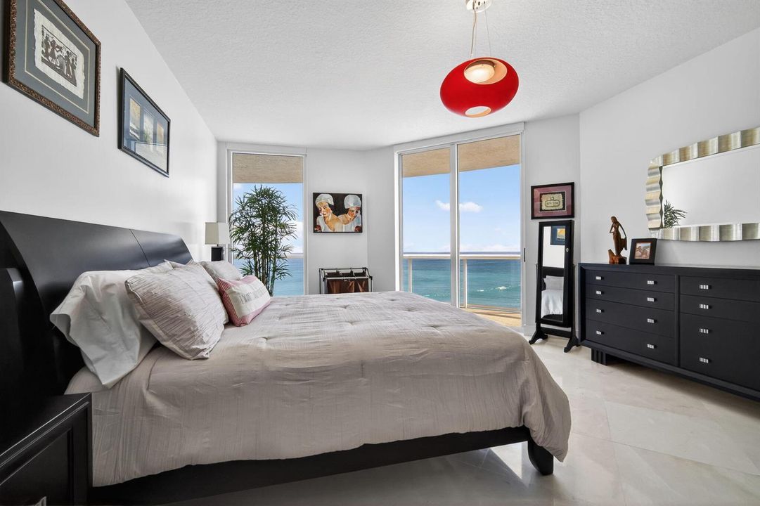 primary suite with ocean views