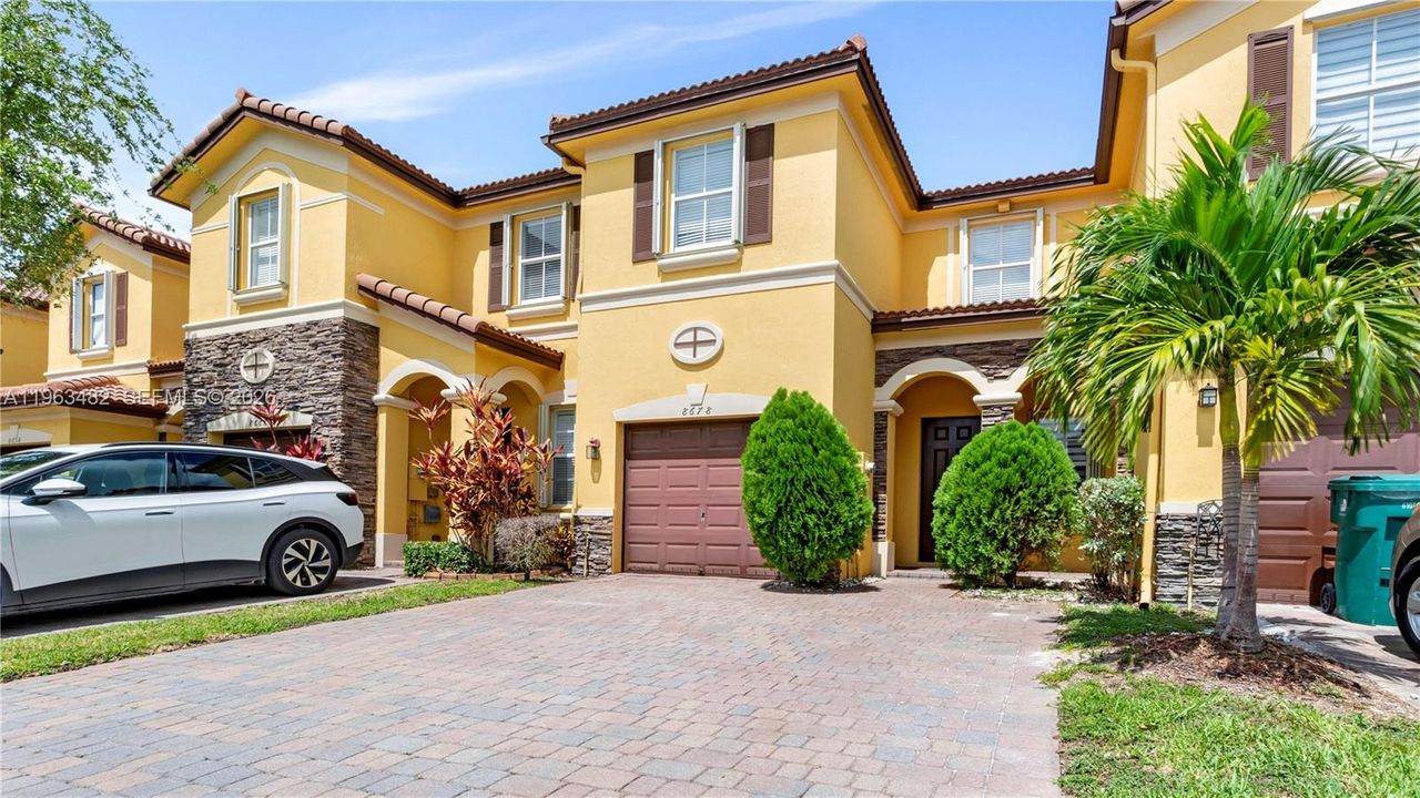 For Sale: $645,000 (3 beds, 2 baths, 1589 Square Feet)