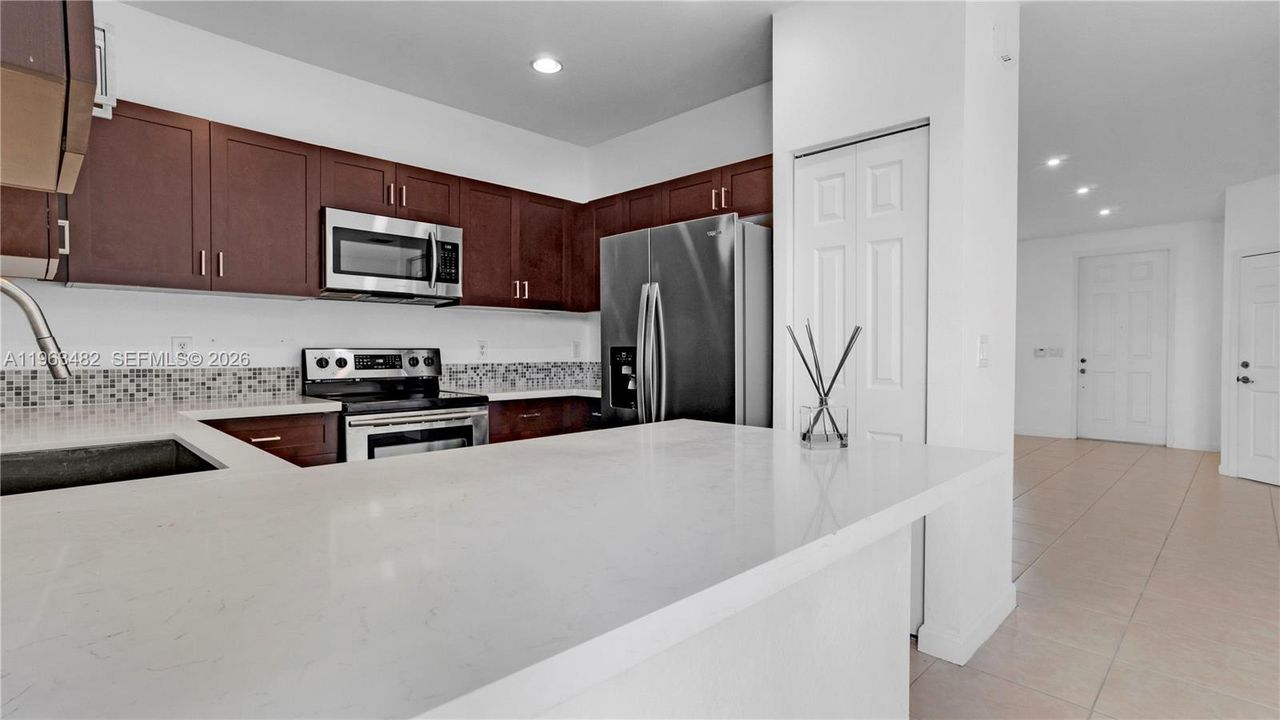For Sale: $645,000 (3 beds, 2 baths, 1589 Square Feet)