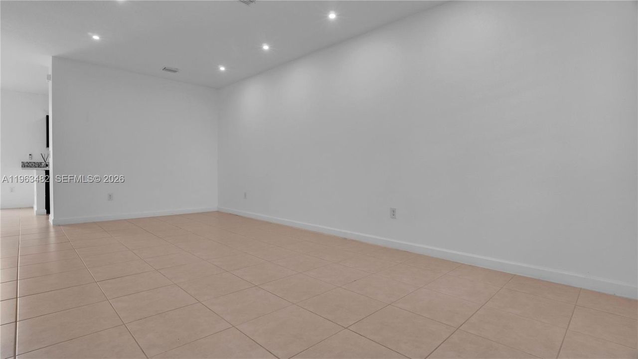 For Sale: $645,000 (3 beds, 2 baths, 1589 Square Feet)