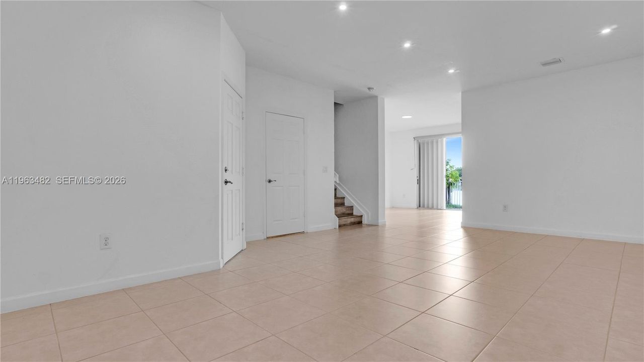 For Sale: $645,000 (3 beds, 2 baths, 1589 Square Feet)