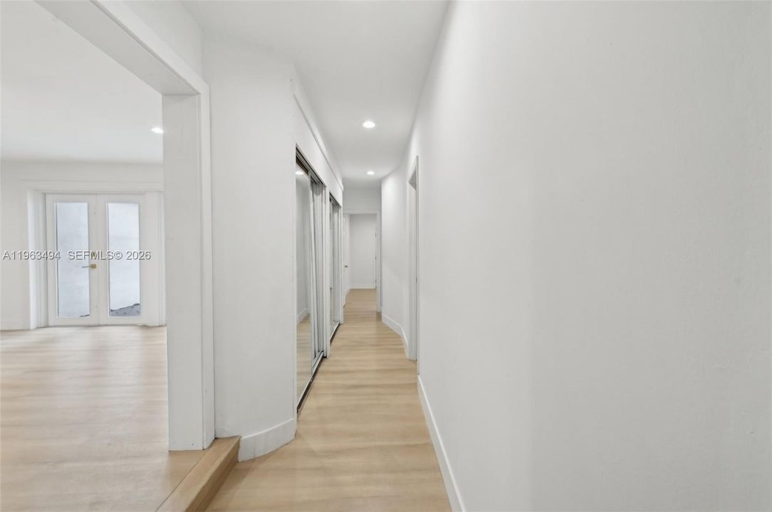 En Venta: $850,000 (3 camas, 2 baños, 2216 Pies cuadrados)