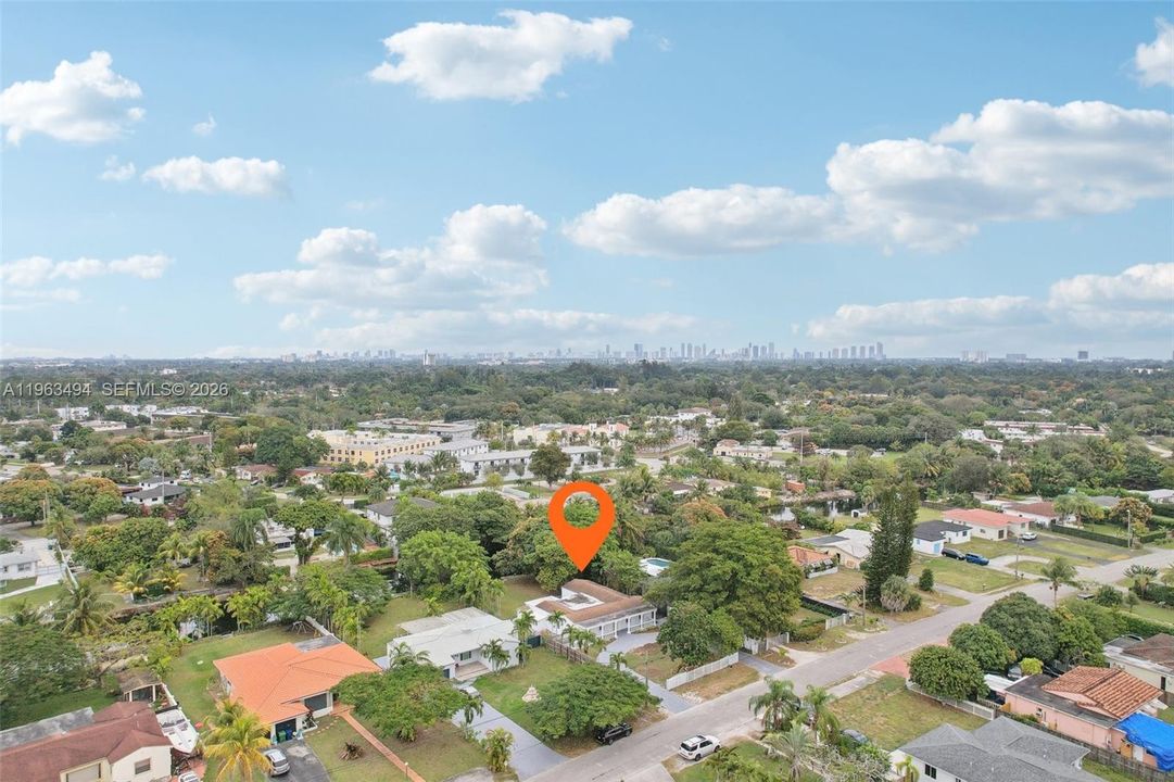 En Venta: $850,000 (3 camas, 2 baños, 2216 Pies cuadrados)