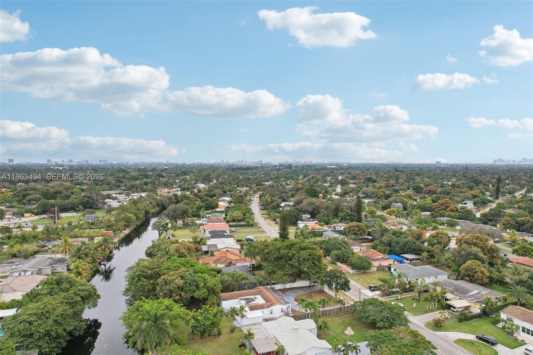 En Venta: $850,000 (3 camas, 2 baños, 2216 Pies cuadrados)