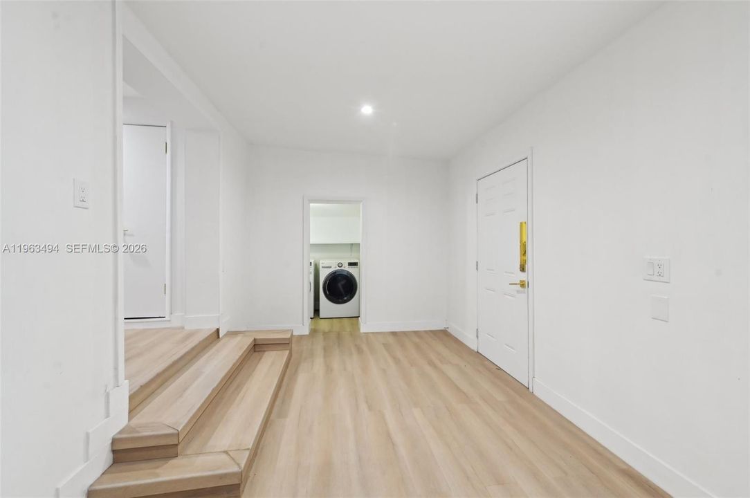En Venta: $850,000 (3 camas, 2 baños, 2216 Pies cuadrados)