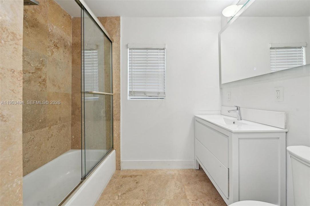 En Venta: $850,000 (3 camas, 2 baños, 2216 Pies cuadrados)