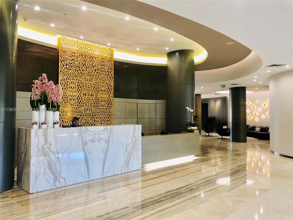 For Sale: $695,000 (1 beds, 1 baths, 896 Square Feet)